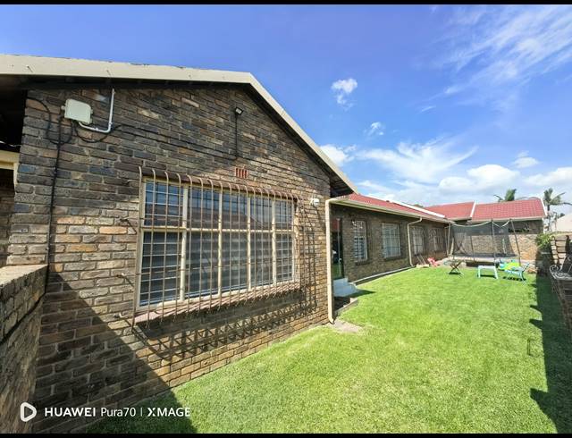 3 BEDROOM APARTMENT FOR SALE IN BIRCHLEIGH NORTH